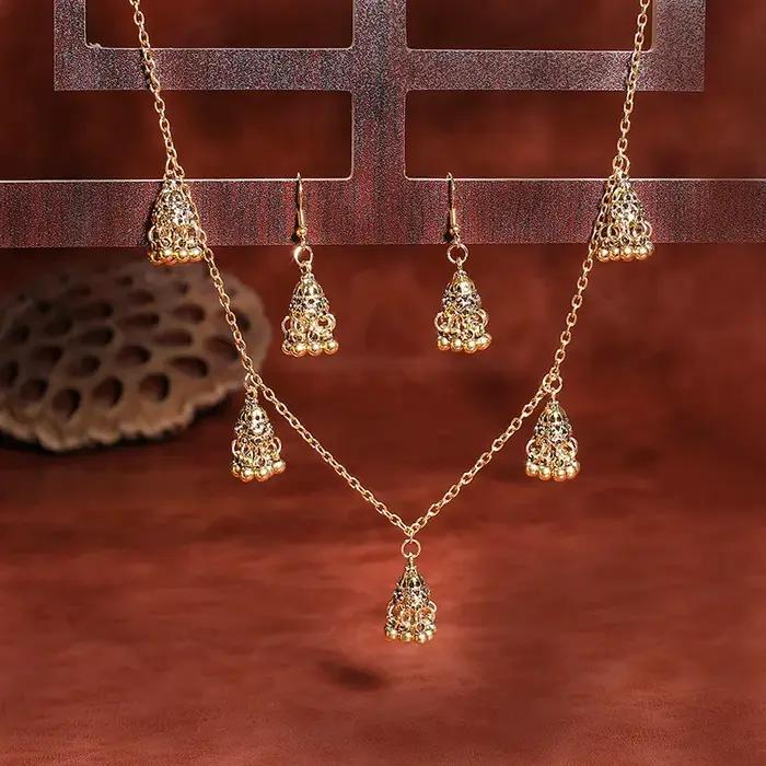 Ensemble de bijoux Jhumka en argent plaqué et or pour femmes occasions spéciales engagement romantique bohème vintage cloches rondes cintres mariage