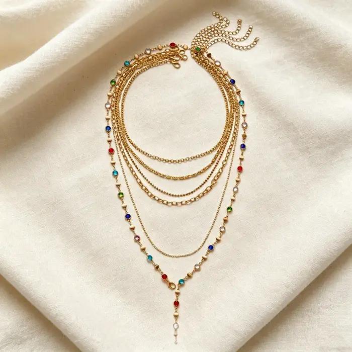 Collier à chaînes superposées pour femmes en alliage de zinc couleur or jaune clair style bohème Y2K avec perles de cristal colorées et strass