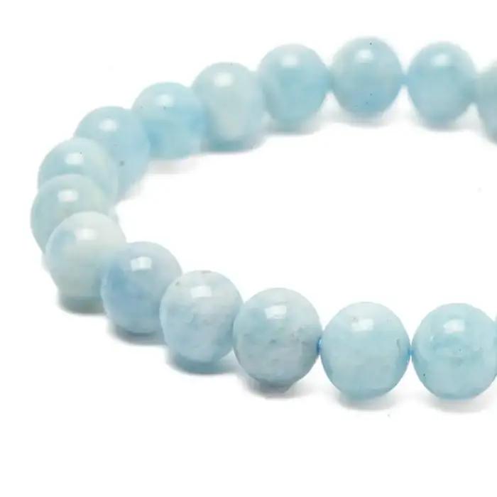 Bracelet de perles aigue-marine fait à la main