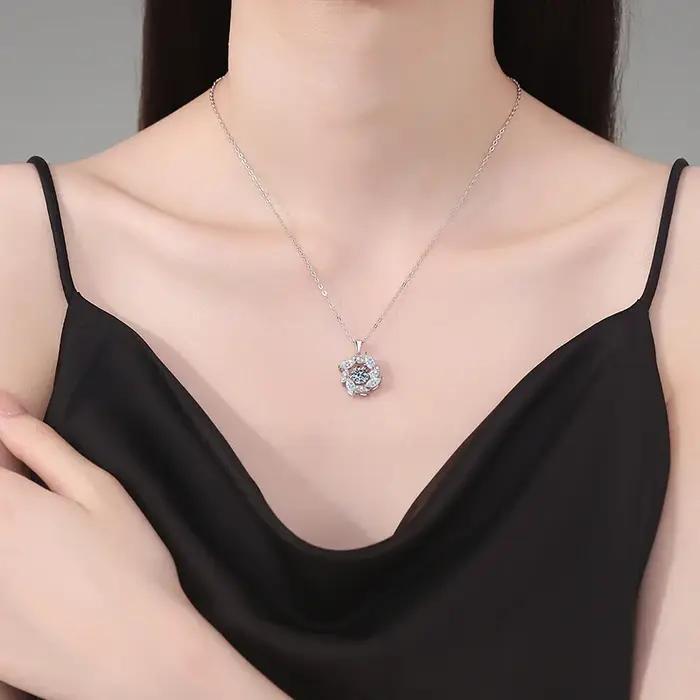 Collier LioraGem en moissanite étincelante de 1 carat