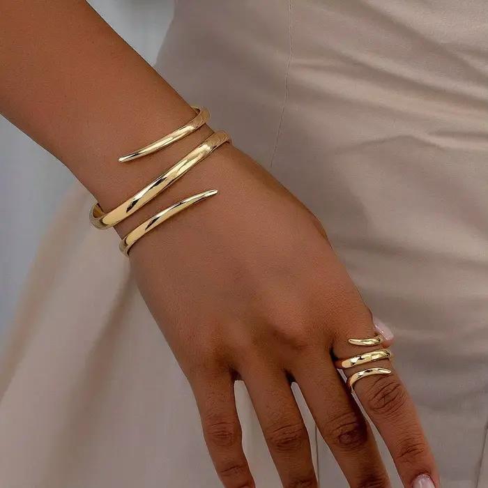 Ensemble de bijoux pour femmes bracelet de manchette géométrique et bagues en alliage de métaux