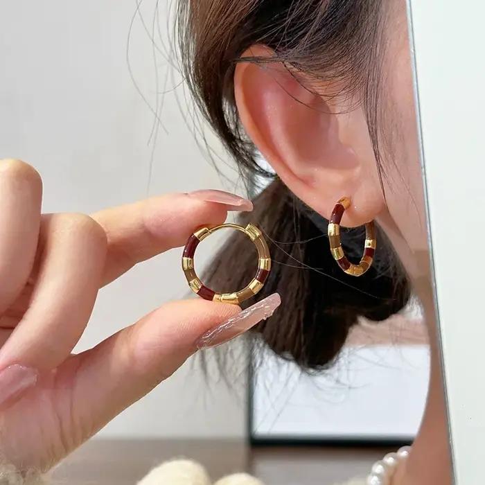 Boucles d'oreilles créoles rondes vintage couleur or en émail pour femme