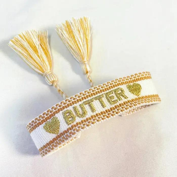 Bracelet tissé à la main avec des chansons populaires