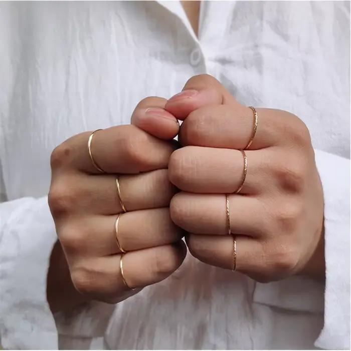 Bagues empilables essentielles en or 14K pour femmes