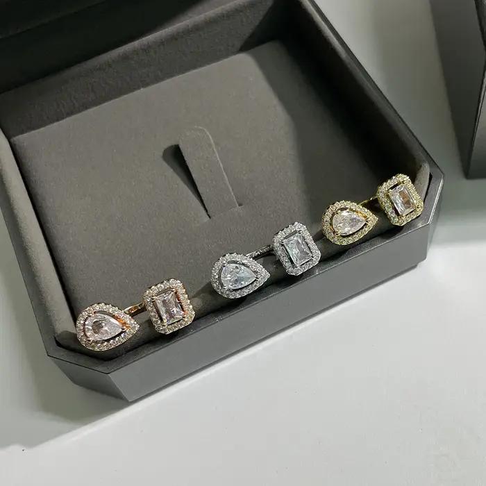 Bague classique en diamant en forme de goutte d'eau