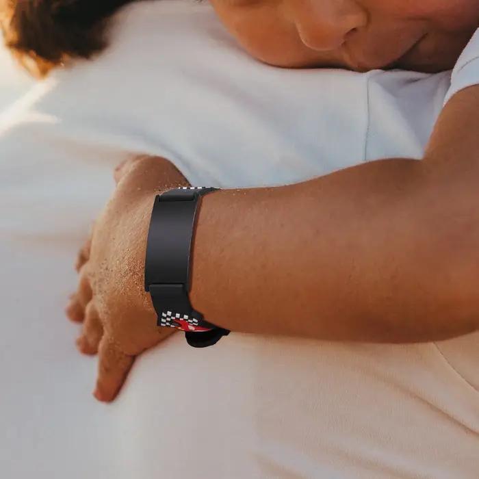 Bracelet personnalisé avec nom et barre d'identification