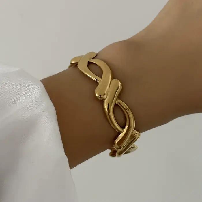 Bracelet de luxe à Texture martelée pour femmes, manchette large, Design élégant, fleur pressée, en