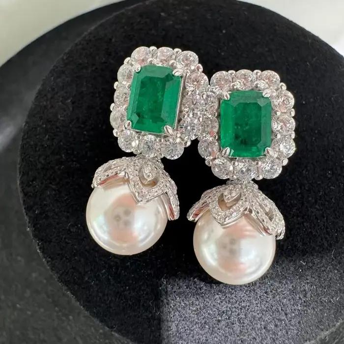 Ensemble de boucles d'oreilles et collier en argent 925