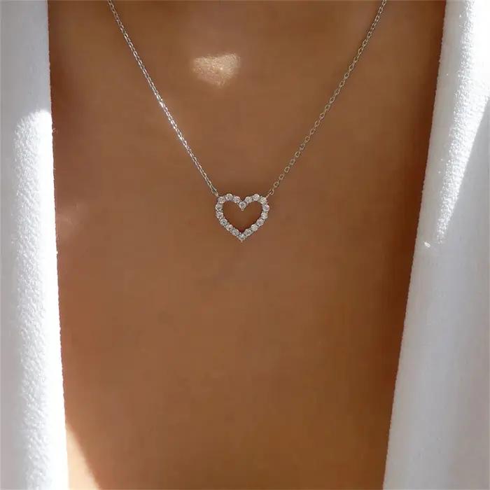 Kpop – collier avec pendentif d'amour creux en cristal pour femmes
