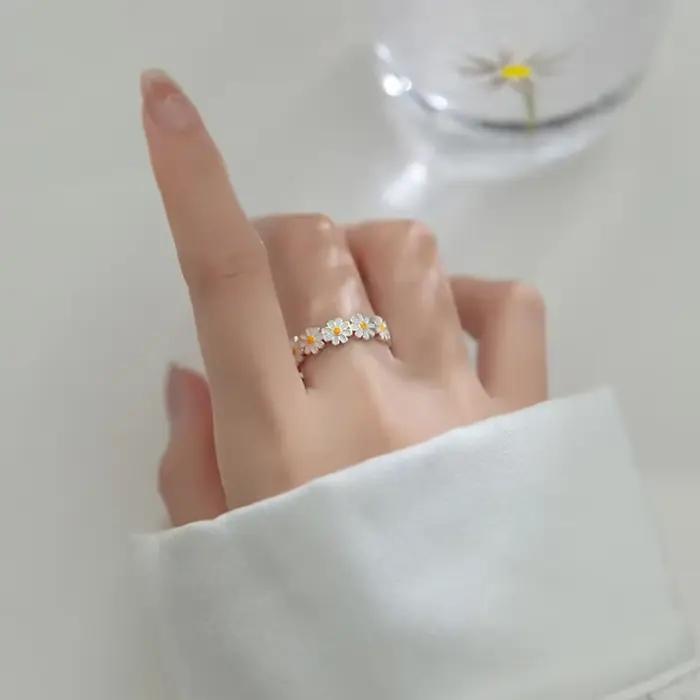 Bague de mariage coréenne vintage en forme de marguerite anneau de doigt réglable bijou pour femmes et hommes occasions spéciales romantique et mignon
