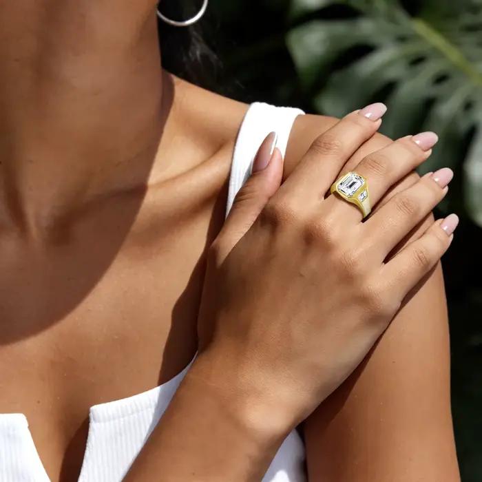 Bague signet en moissanite taille émeraude 7*9mm 3ct couleur D VVS1 en or rempli 14K Au585 pour homme et femme