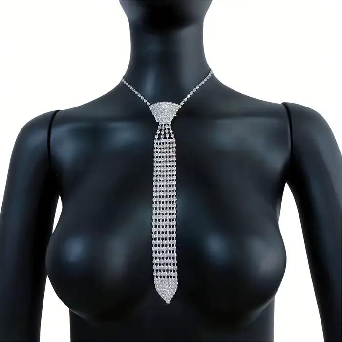 Collier élégant avec nœud papillon en cristal pour femmes, long collier en strass brillant et à la m