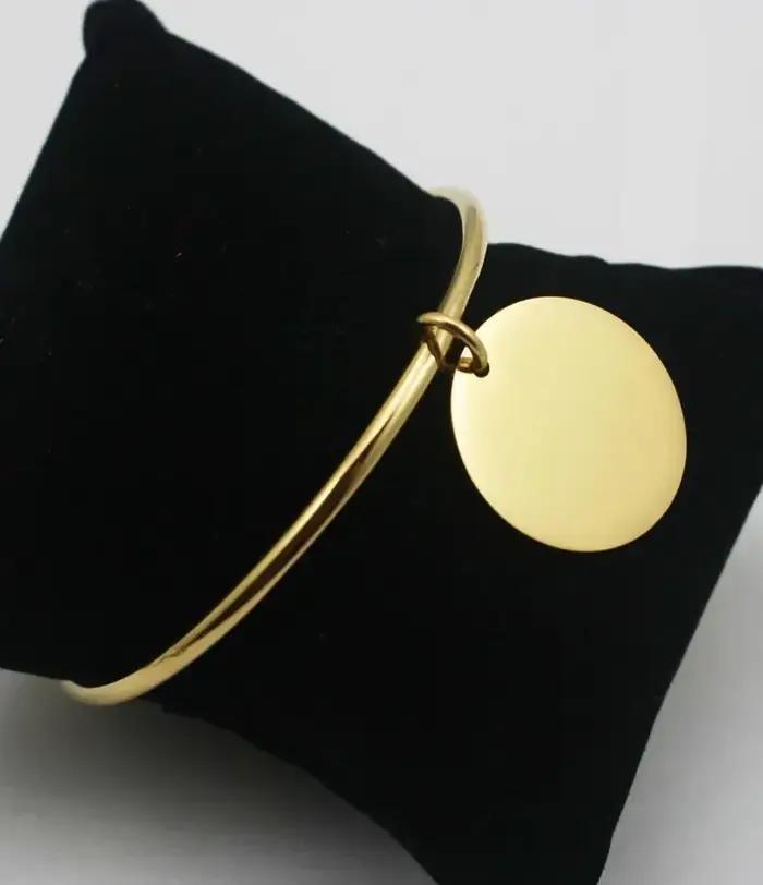 Bracelet rond classique à breloques dorées pour femmes