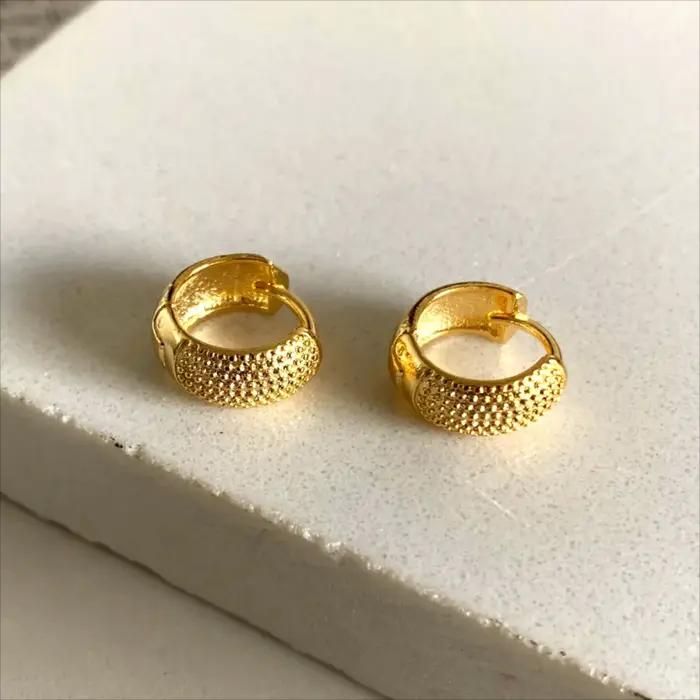 Boucles d'oreilles créoles martelées pour femmes