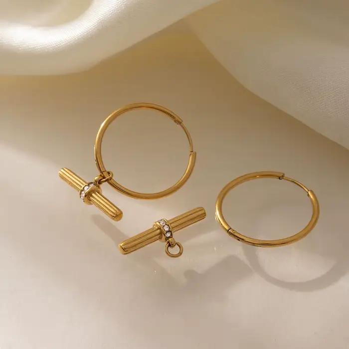 Boucles d'oreilles pendantes Zora Classic Zircon T Bar pour femmes, minimalistes, plaquées or 18 carats, en acier inoxydable, bijoux détachables tendance