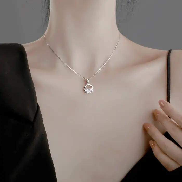Colliers avec pendentif rond en cristal demi-cercle pour femmes