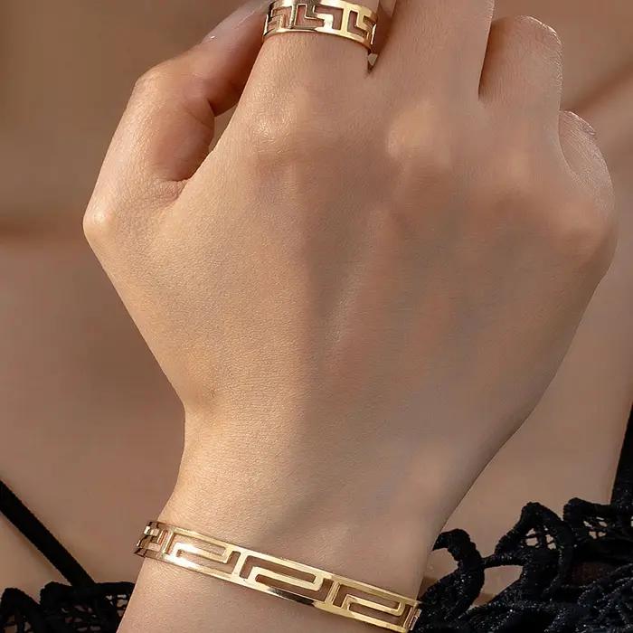 Ensemble de bijoux pour femmes : Bracelet et bague Fleur porte-bonheur