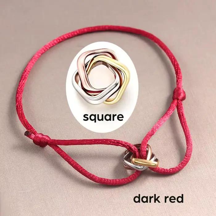 Bracelet tressé en corde réglable à trois anneaux carrés Trinity Love
