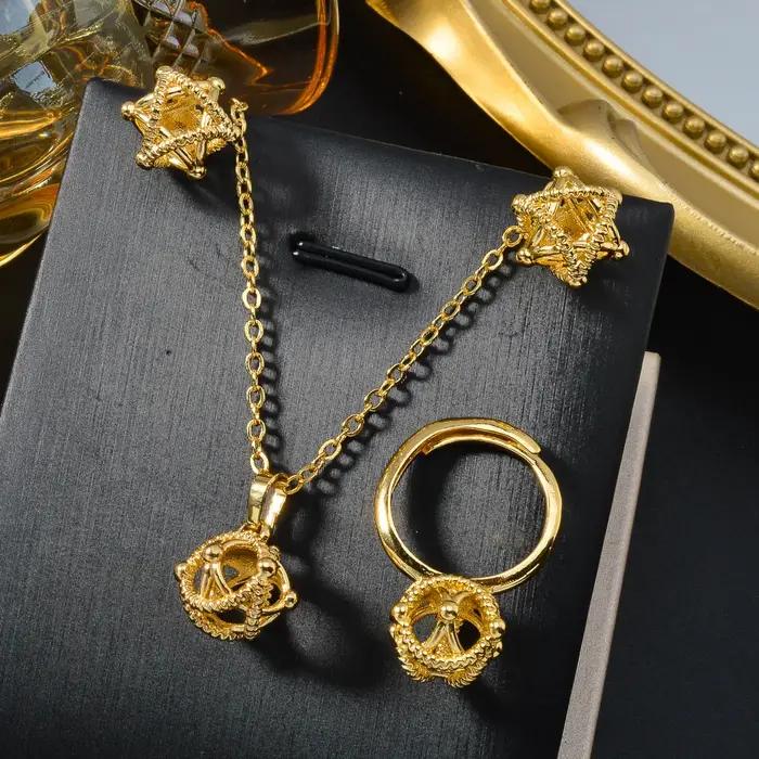 Ensemble de bijoux en cuivre doré avec collier, boucles d'oreilles et bague pour femmes et hommes occasions spéciales