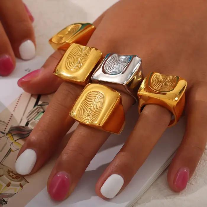 Énorme bague en acier inoxydable plaqué or 18 carats pour femme, motif d'empreintes digitales, grand