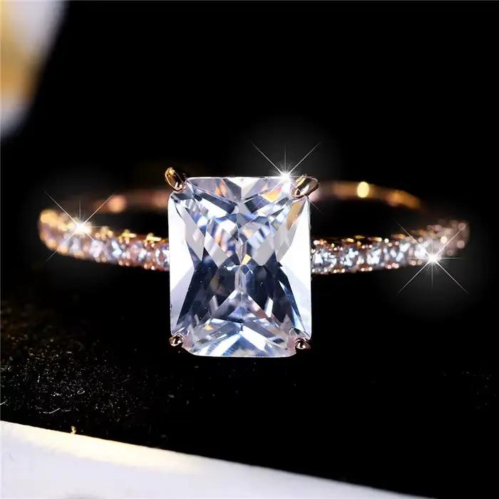 Bague de fiançailles vintage en or rose pour femme