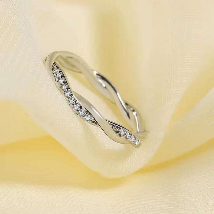 Bague de fiançailles en argent sterling avec pierre de zircone pour femmes, bijou romantique et élégant pour occasions spéciales et cadeaux de promesse