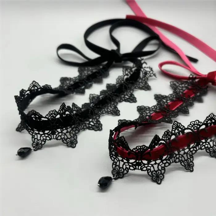 Collier ras du cou élégant en dentelle noire avec nœud papillon