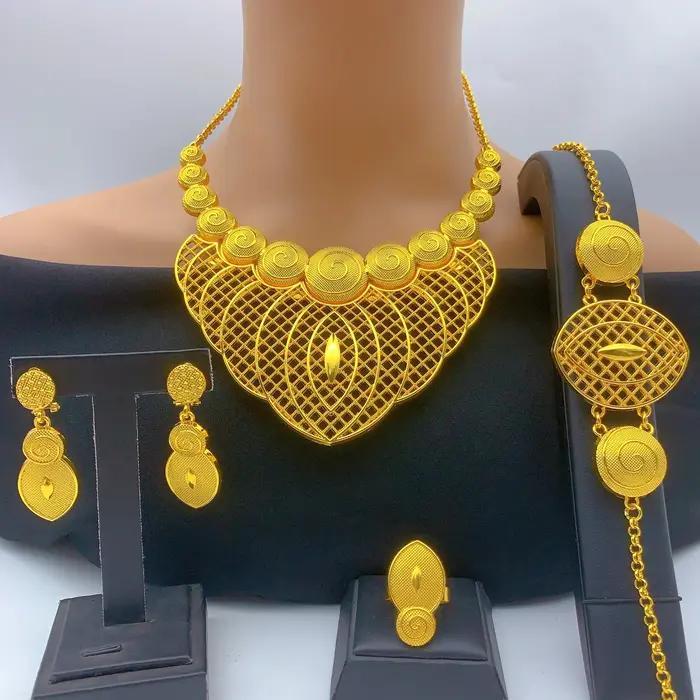 Nouvel ensemble de colliers indiens couleur or 24 carats