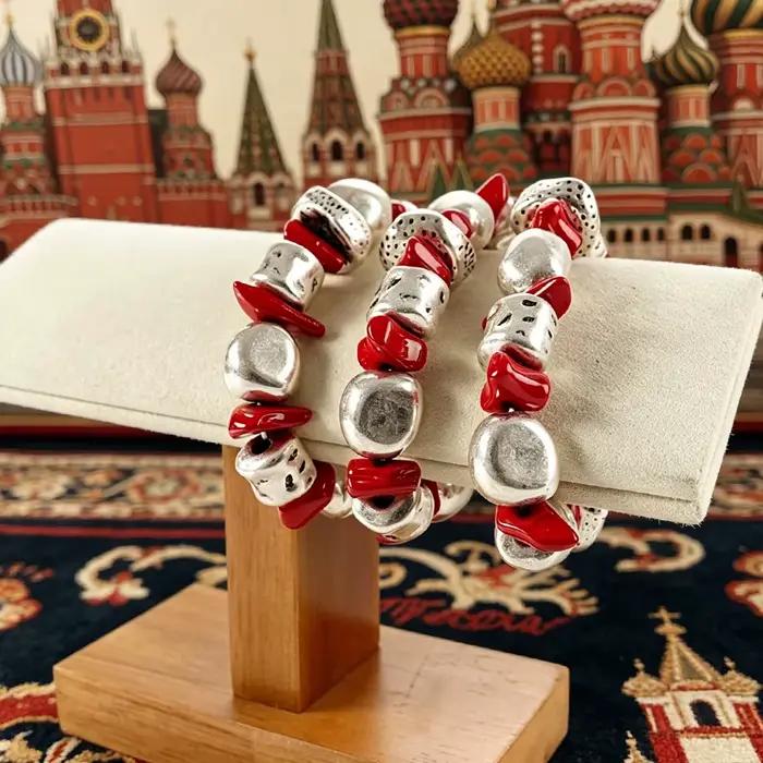 Ensemble de trois bracelets à perles rouges et argent vieilli style bohème pour femme
