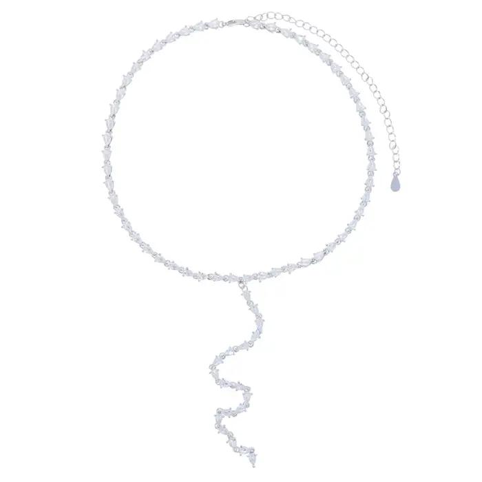 Collier de luxe en plaqué argento serti de zircone cubique pour femmes styles modernes et occasions spéciales