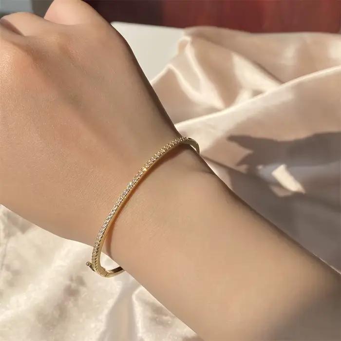 Bracelet Géométrique en Zircone Cubique Plaqué Rhodium Imitation pour Femmes Occasions Spéciales Fantaisie Moderne