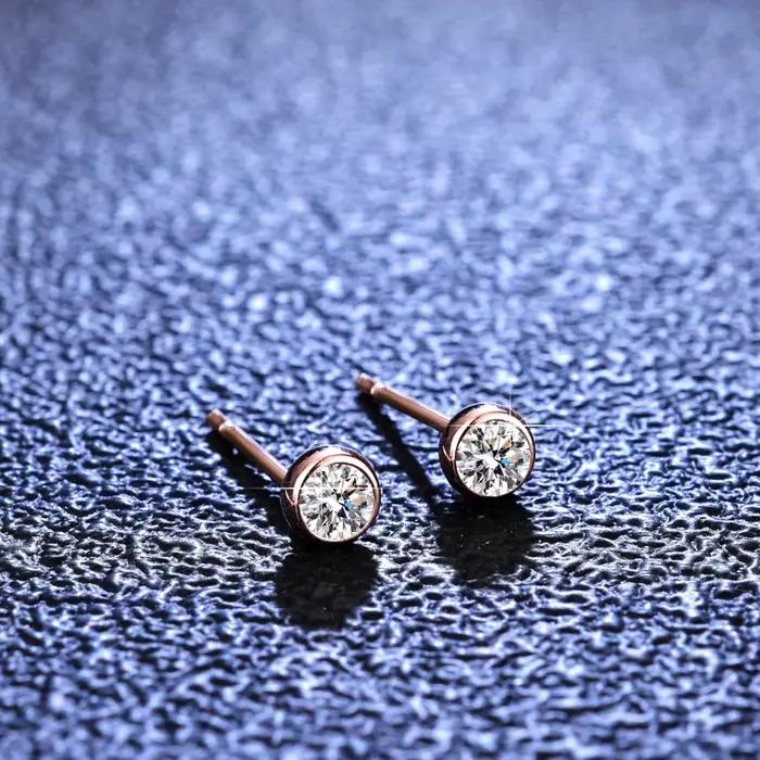 Boucles d'oreilles en argent 925 serties de moissanite or rose moderne pour engagement et mariage femmes