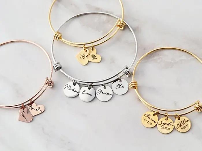 Bracelet à breloques réglable personnalisé avec 1 à 3 noms