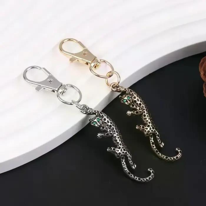 Porte-clés pendentif panthère Animal pour femmes, sac à main, breloques de voiture pour hommes, ornements, bijoux à la mode, cadeaux