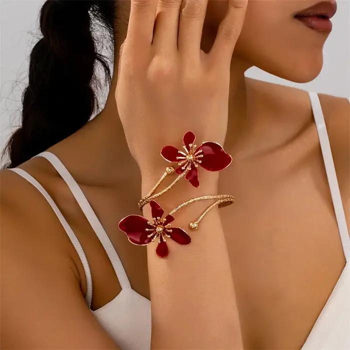 Bracelet de bras bohème en émail floral pour femme, manchette ouverte tendance motif fleur effet goutte d'huile, fait main, bijou de fête et de vacances, cadeau