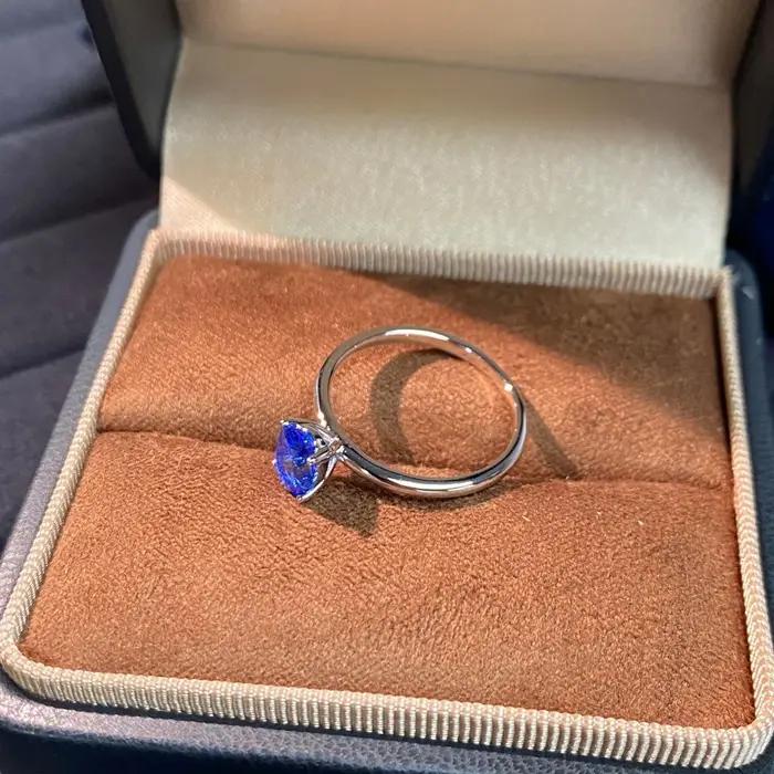 Bague en or blanc massif 18 carats saphir naturel bleu ovale pour fiançailles alliances de mariage occasions spéciales femmes