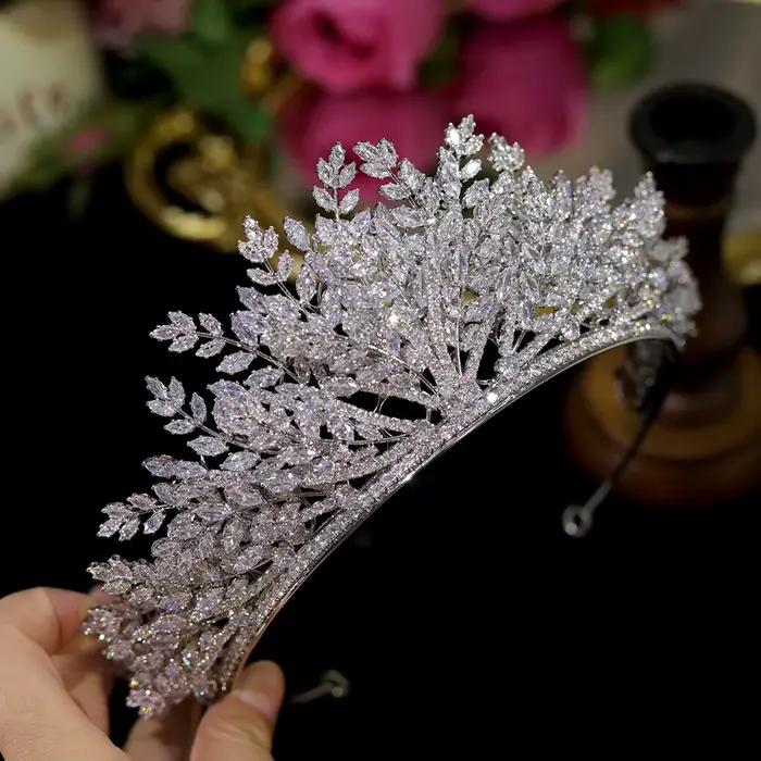 Nouvelle couronne en plusieurs couches de feuilles, accessoires de mariage, diadèmes de couleur argent, diadème en cristal CZ pour femmes, bijoux de mariée