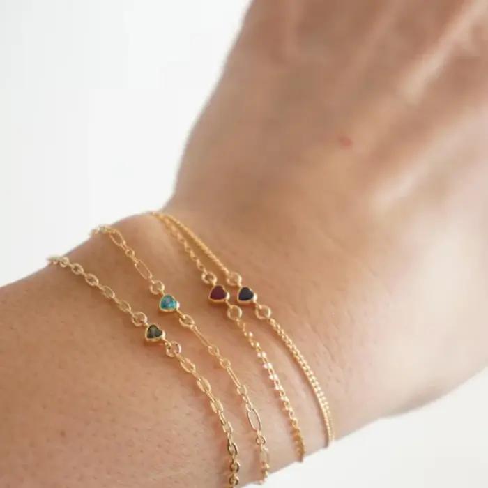 Bracelet Cœur Minuscule en Or Rempli 14 carats avec Pierre de Naissance Personnalisée