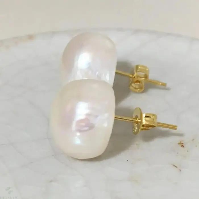 Boucles d'Oreilles en Perles Baroques Blanches, Clou d'Oreille, Cadeau, Bijoux Envoûtants, Classique
