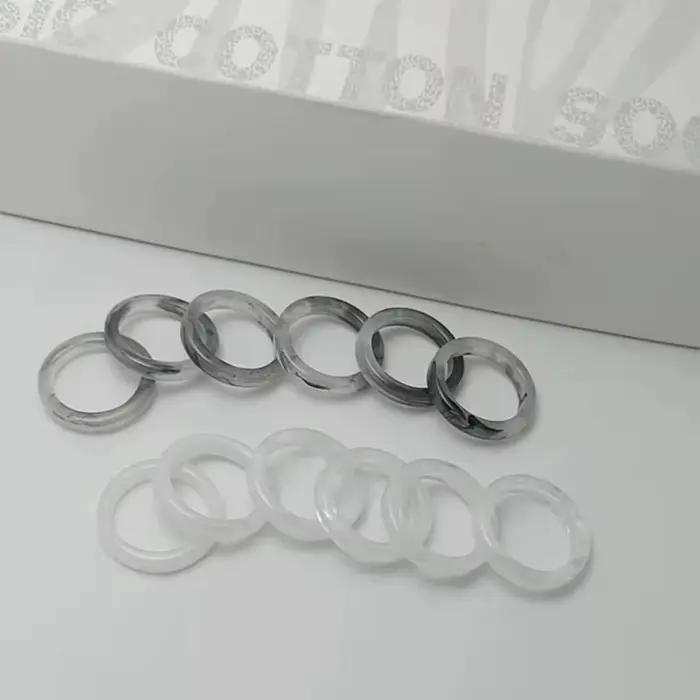 Anneaux en résine acrylique minuscules empilables pour femmes et adolescents, blanc et noir, bagues minimalistes pour diverses occasions