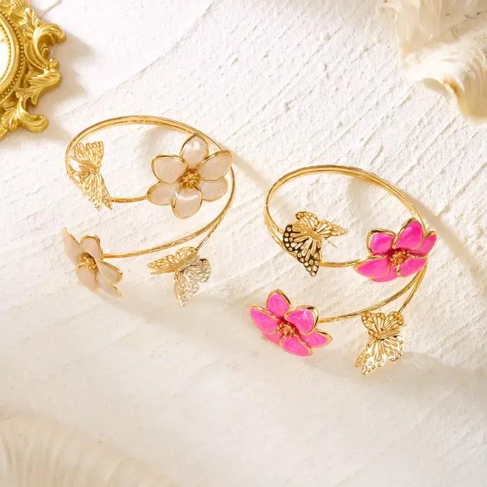 Bracelet manchette romantique en émail blanc avec fleurs et papillons pour femme, jonc ouvert doré, bijoux floraux style féerique