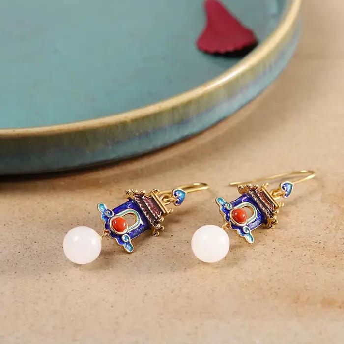 Boucles d'oreilles exquises et luxueuses en forme de cour pour femmes, bijoux en porcelaine de style rétro Hetian jade émail, artisanat Hanfu