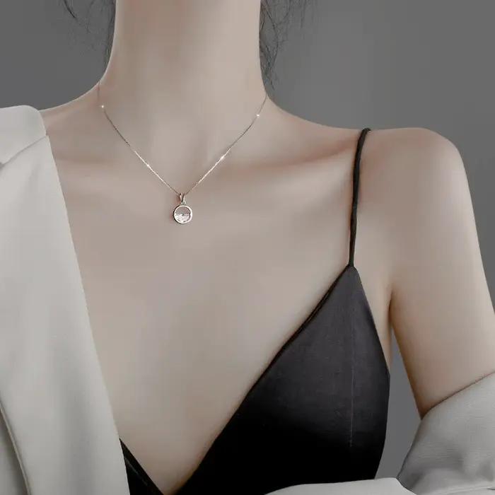Colliers avec pendentif rond en cristal demi-cercle pour femmes