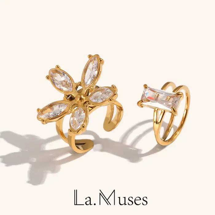 Bague asymétrique rectangulaire en acier inoxydable plaquée or 18 carats avec zirconium blanc pour femmes occasions spéciales parties chic