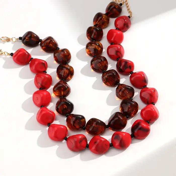 Collier ras du cou bohème en perles acryliques géométriques irrégulières pour femme