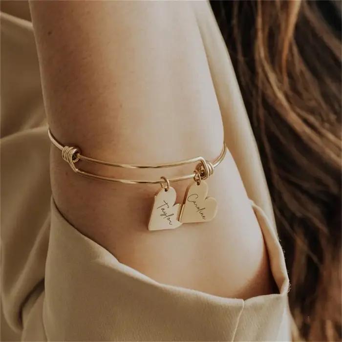 Bracelet personnalisé gravé coeur avec nom pour femme en acier inoxydable cadeau romantique occassions spéciales