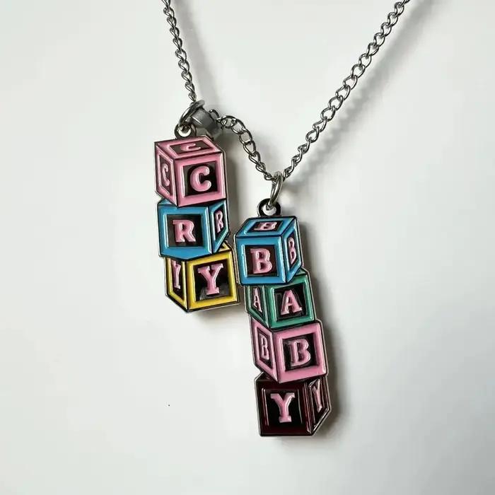 Collier Melanie série Martinez pendentif Cry Baby émail jaune clair or plaqué argent rhodium pour hommes femmes occasions spéciales
