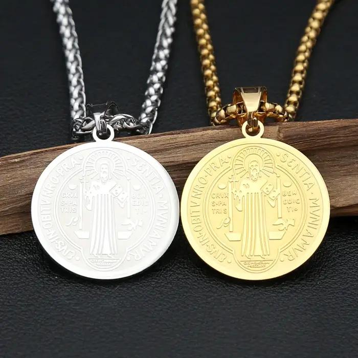 Collier pendentif Saint benoît catholique Vintage