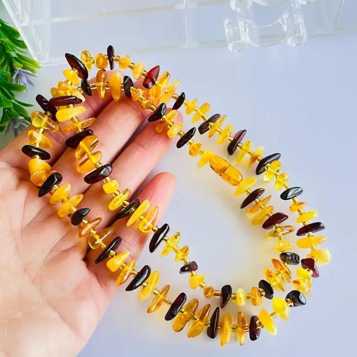 Collier ras du cou en ambre naturel brut de la Baltique pour femmes avec motifs géométriques et bienfaits thérapeutiques occasions spéciales et quotidienne