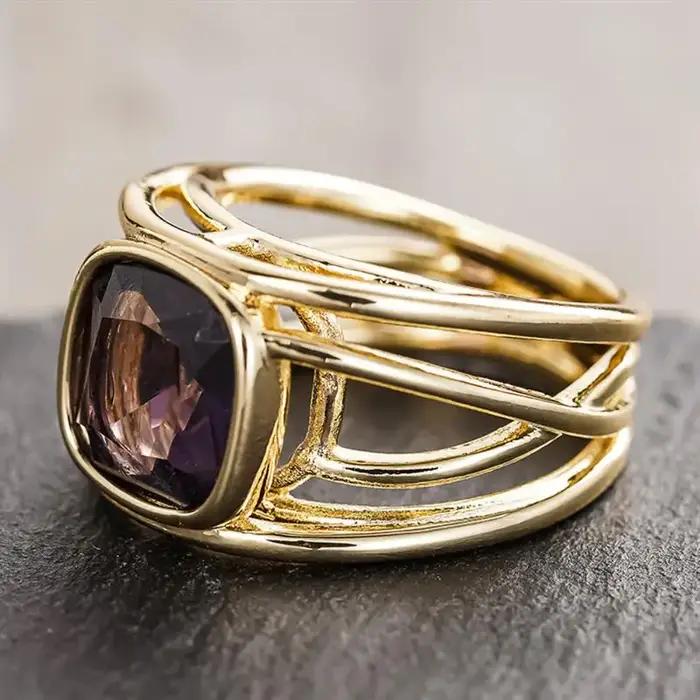 Huitan – bague élégante pour femmes, couleur or, incrustée de CZ violet brillant, accessoires tendance pour fête de mariage, bijoux nobles de fiançailles, cadeau pour dames